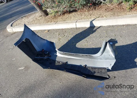 2025 Jeep Wrangler 4-Door Sahara 4X4 z USA, uszkodzony, nr VIN 1C4PJXEN8SW508273